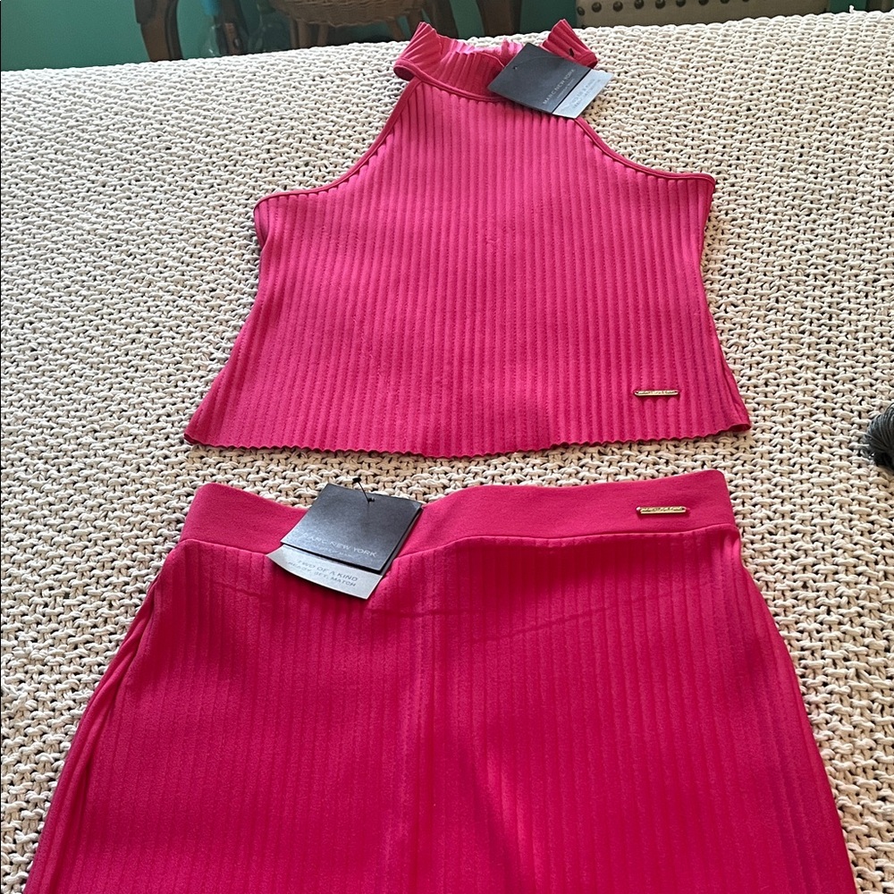 Elegant Pink Ribbed Dress